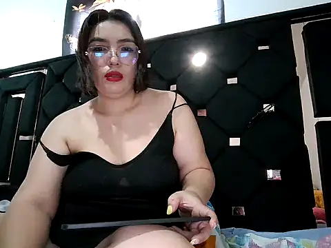 Snapshot of vegacristal88 chatting on May 7, 9:31 pm vegacristal88 online show from May 7, 9:31 pm
