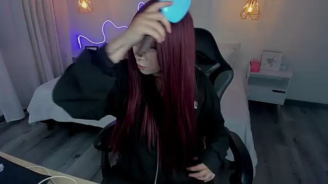 Snapshot of Noahcryptic chatting on January 18, 4:49 am Noahcryptic online show from January 18, 4:49 am