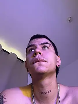 chris suarez online show from March 28, 3:44 pm