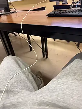 Snapshot of jayjay4you chatting on February 6, 4:54 pm jayjay4you online show from February 6, 4:54 pm