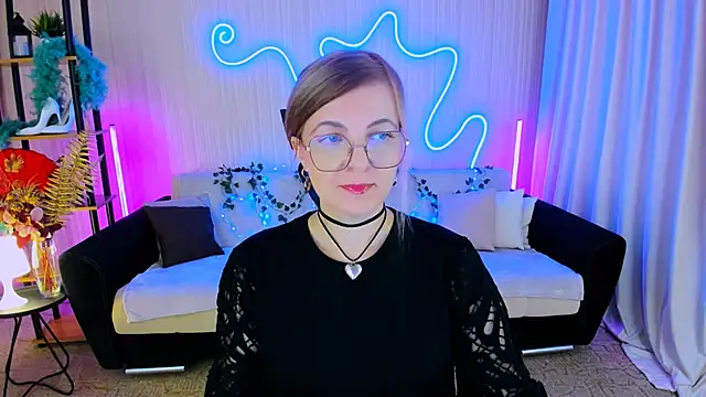 Snapshot of YourUniverser chatting on September 17, 4:14 am YourUniverser online show from September 17, 4:14 am