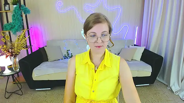 Snapshot of YourUniverser chatting on September 22, 9:22 am YourUniverser online show from September 22, 9:22 am