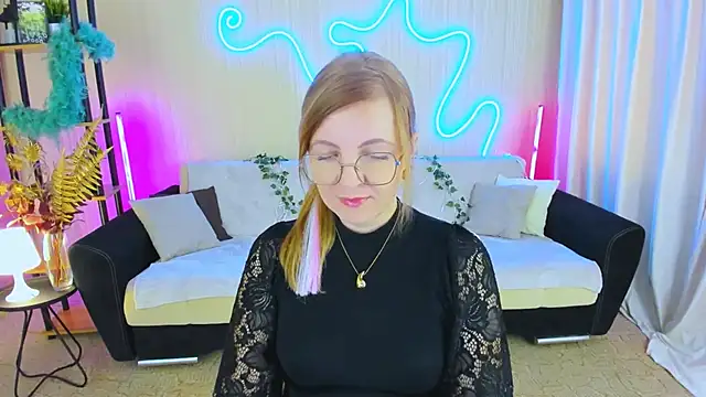 Snapshot of YourUniverser chatting on October 4, 9:40 am YourUniverser online show from October 4, 9:40 am