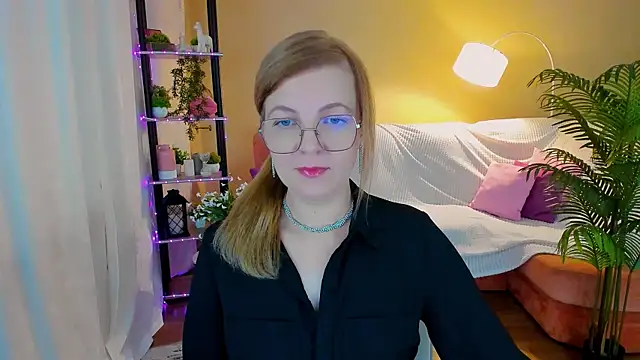 Snapshot of YourUniverser chatting on October 5, 4:11 am YourUniverser online show from October 5, 4:11 am