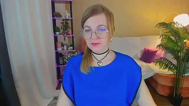 Snapshot of YourUniverser chatting on October 16, 4:24 am YourUniverser online show from October 16, 4:24 am