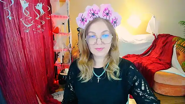 Snapshot of YourUniverser chatting on October 27, 10:41 am YourUniverser online show from October 27, 10:41 am