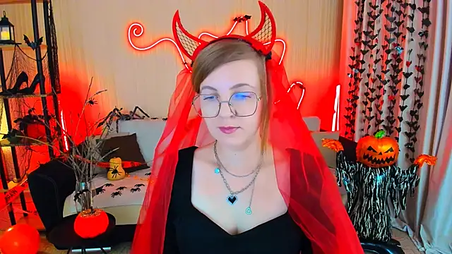 Snapshot of YourUniverser chatting on October 28, 4:16 am YourUniverser online show from October 28, 4:16 am