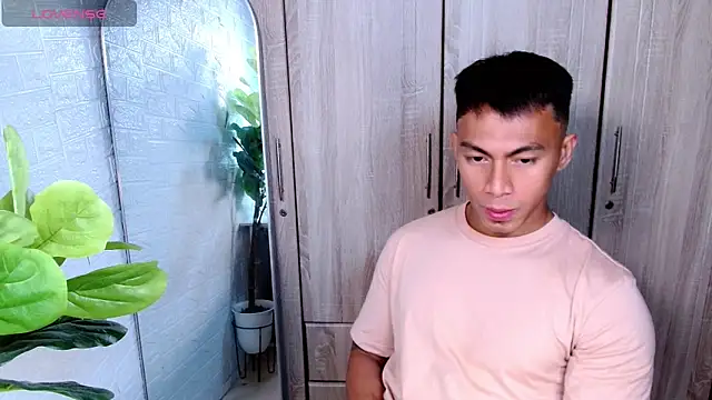 PinooyMilker online show from February 17, 11:29 am