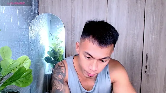 PinooyMilker online show from April 15, 3:24 am