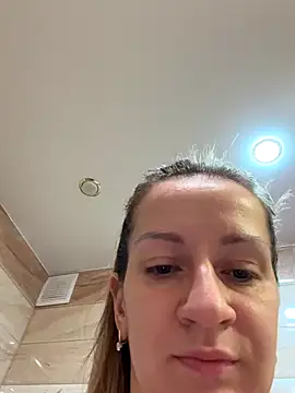 Snapshot of EvvaMur chatting on October 31, 12:55 am EvvaMur online show from October 31, 12:55 am