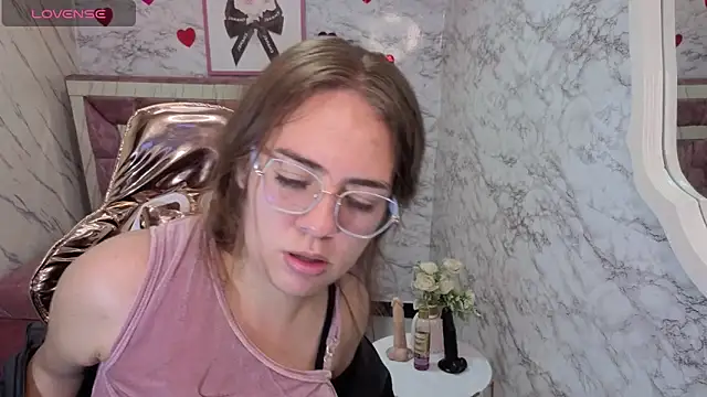 Luna Star v online show from November 15, 8:38 pm