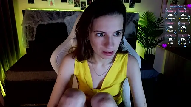 Snapshot of kaleriyaa_ chatting on November 3, 1:29 am kaleriyaa online show from November 3, 1:29 am