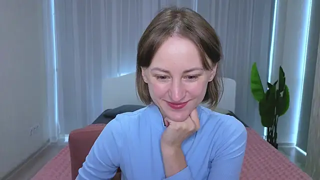 LuluChiiii online show from October 3, 9:39 am