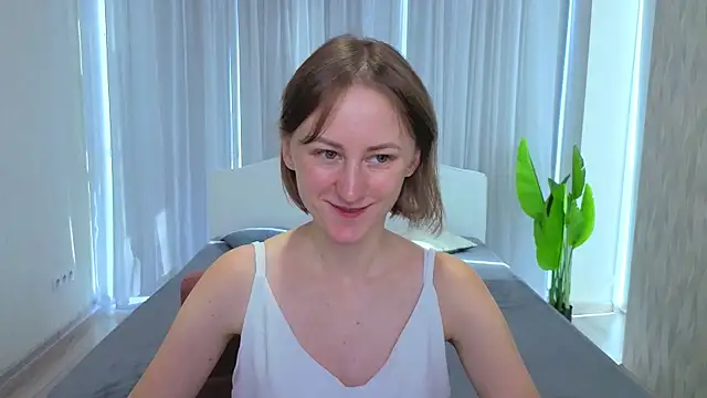 LuluChiiii online show from October 5, 10:46 am