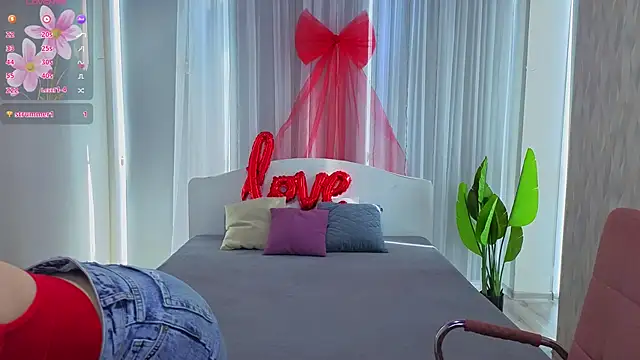 LuluChiiii online show from March 1, 11:45 am