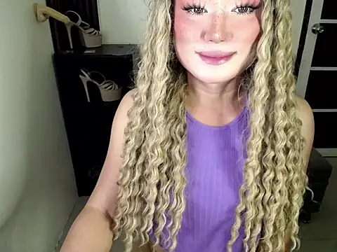 Snapshot of itsmecarla chatting on October 28, 5:04 pm itsmecarla online show from October 28, 5:04 pm