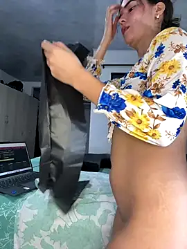 annymaldonado online show from October 17, 1:57 pm