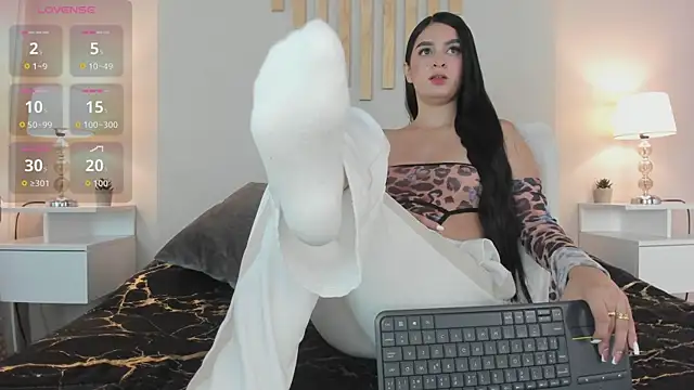 natachadiaz  online show from October 30, 11:00 am