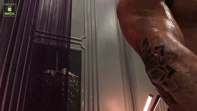 Snapshot of OliverSport chatting on December 17, 3:49 pm OliverSport online show from December 17, 3:49 pm