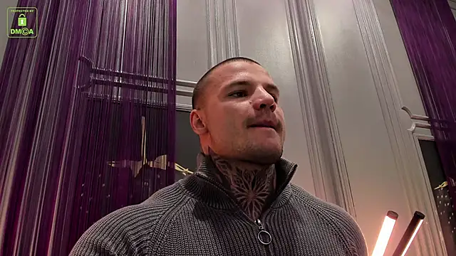 Snapshot of OliverSport chatting on December 20, 3:42 pm OliverSport online show from December 20, 3:42 pm