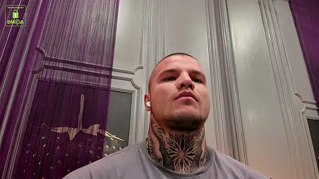 Snapshot of OliverSport chatting on December 26, 10:37 am OliverSport online show from December 26, 10:37 am