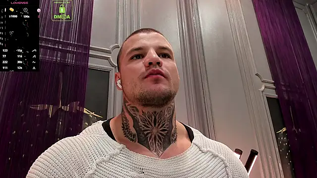 Snapshot of OliverSport chatting on January 1, 3:35 pm OliverSport online show from January 1, 3:35 pm