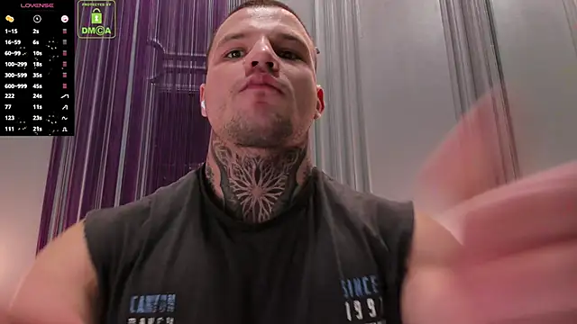 Snapshot of OliverSport chatting on February 11, 3:40 pm OliverSport online show from February 11, 3:40 pm