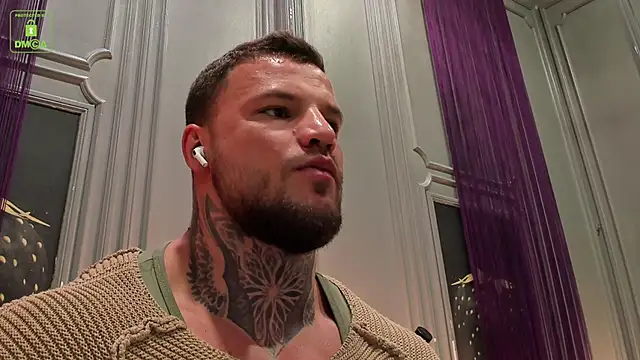 Snapshot of OliverSport chatting on September 19, 3:45 pm OliverSport online show from September 19, 3:45 pm