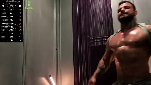 Snapshot of OliverSport chatting on September 21, 10:39 am OliverSport online show from September 21, 10:39 am