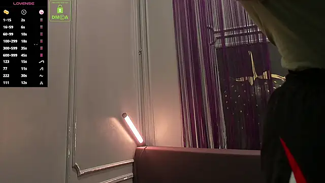 Snapshot of OliverSport chatting on October 10, 10:47 am OliverSport online show from October 10, 10:47 am