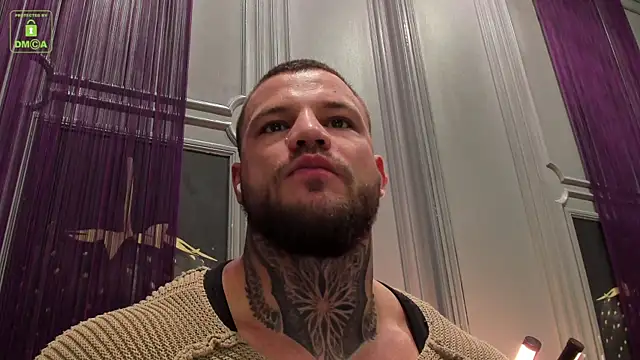 Snapshot of OliverSport chatting on October 19, 4:46 am OliverSport online show from October 19, 4:46 am