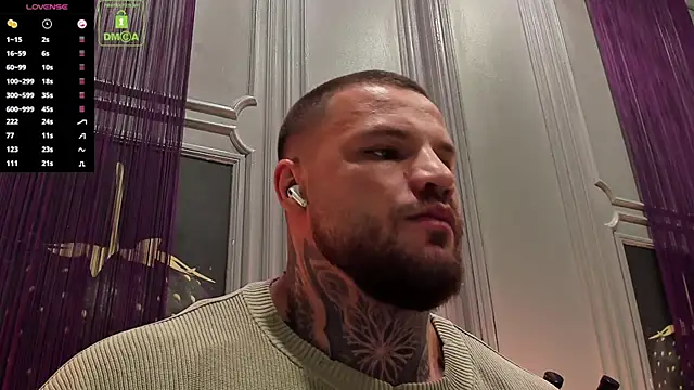 Snapshot of OliverSport chatting on October 25, 10:56 am OliverSport online show from October 25, 10:56 am