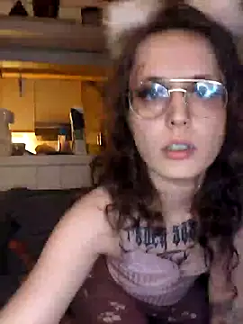 Snapshot of marijacucu chatting on April 18, 9:15 pm marijacucu online show from April 18, 9:15 pm