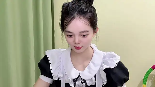 Snapshot of Nicole-13 chatting on September 21, 2:19 pm Nicole-13 online show from September 21, 2:19 pm