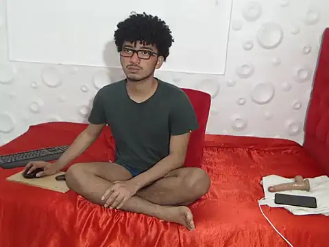 Snapshot of felipecams123 chatting on September 27, 1:10 am felipecams123 online show from September 27, 1:10 am