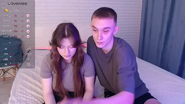 Blushing couple online show from September 19, 9:32 am