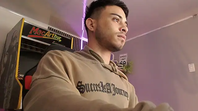 Bastian MCcormick online show from September 19, 12:39 pm