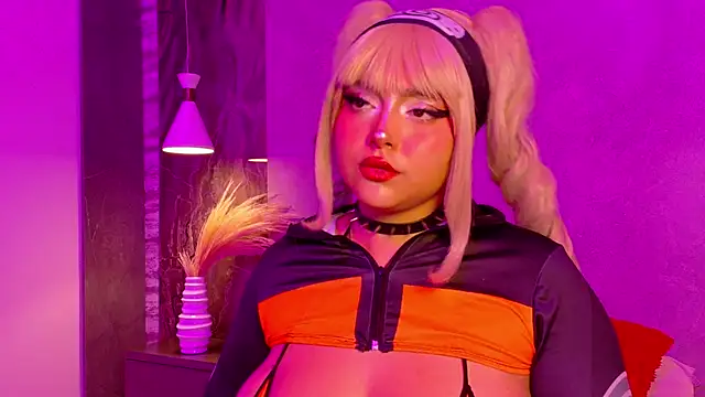 Snapshot of SamanthaaReed chatting on September 21, 7:48 pm SamanthaaReed online show from September 21, 7:48 pm