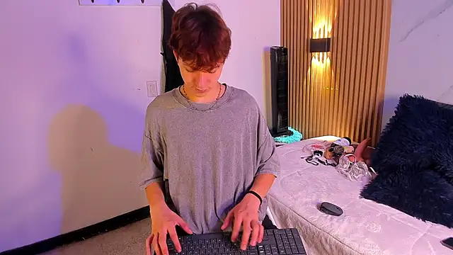 Snapshot of IM_DAREN chatting on September 29, 12:32 pm IM DAREN online show from September 29, 12:32 pm