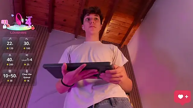 Snapshot of IM_DAREN chatting on October 9, 12:14 pm IM DAREN online show from October 9, 12:14 pm