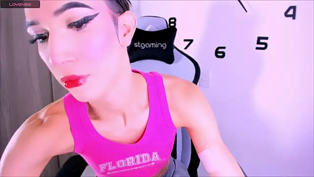 fhalon foxxxys  online show from September 26, 1:26 pm