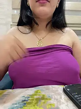 Snapshot of Bold-arabic-vibes chatting on February 2, 10:52 pm Bold-arabic-vibes online show from February 2, 10:52 pm