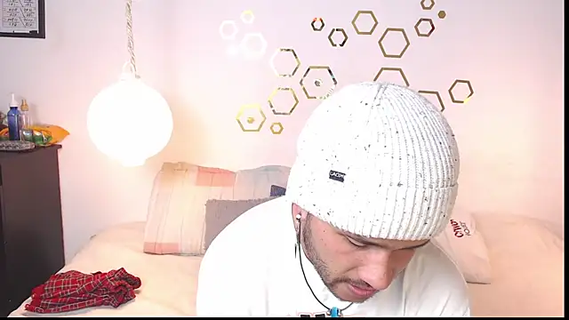 Snapshot of Provincute chatting on January 10, 2:24 am Provincute online show from January 10, 2:24 am