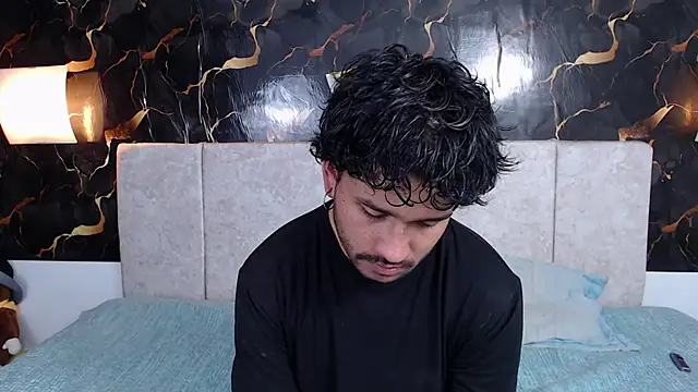 Snapshot of Provincute chatting on February 18, 3:02 am Provincute online show from February 18, 3:02 am