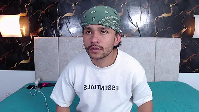 Snapshot of Provincute chatting on February 20, 2:08 am Provincute online show from February 20, 2:08 am