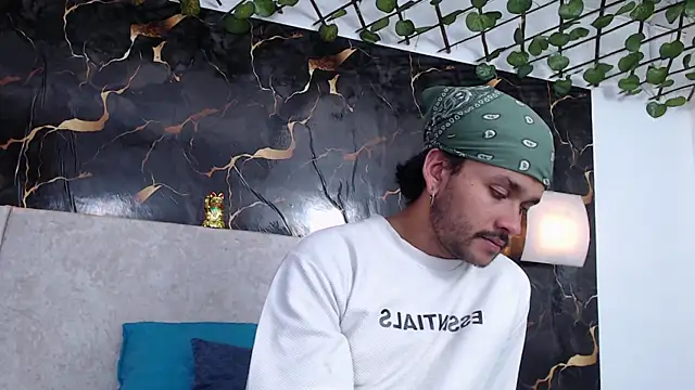 Snapshot of Provincute chatting on February 21, 3:07 am Provincute online show from February 21, 3:07 am