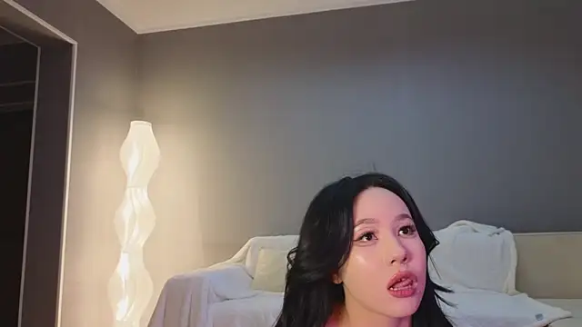 Snapshot of lunajii chatting on December 14, 1:44 am lunajii online show from December 14, 1:44 am