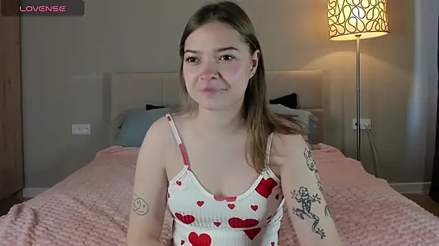 patriciapink online show from October 12, 8:24 am