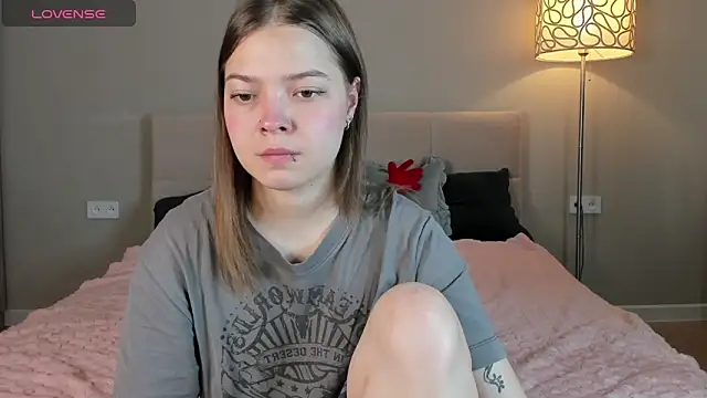 patriciapink online show from April 10, 8:19 am