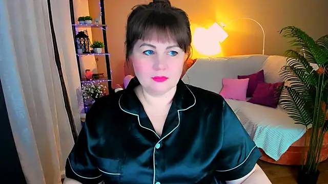 Snapshot of CrystaalStaar chatting on November 18, 8:24 pm CrystaalStaar online show from November 18, 8:24 pm